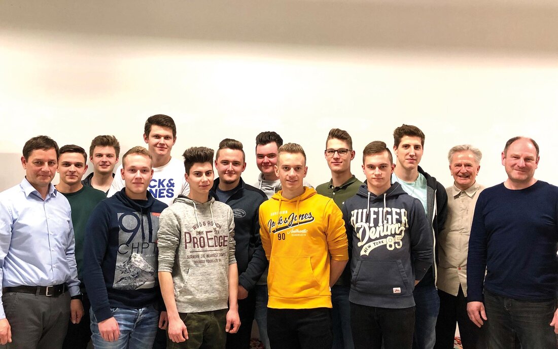 Gruppe von steirischen Berufsschülern