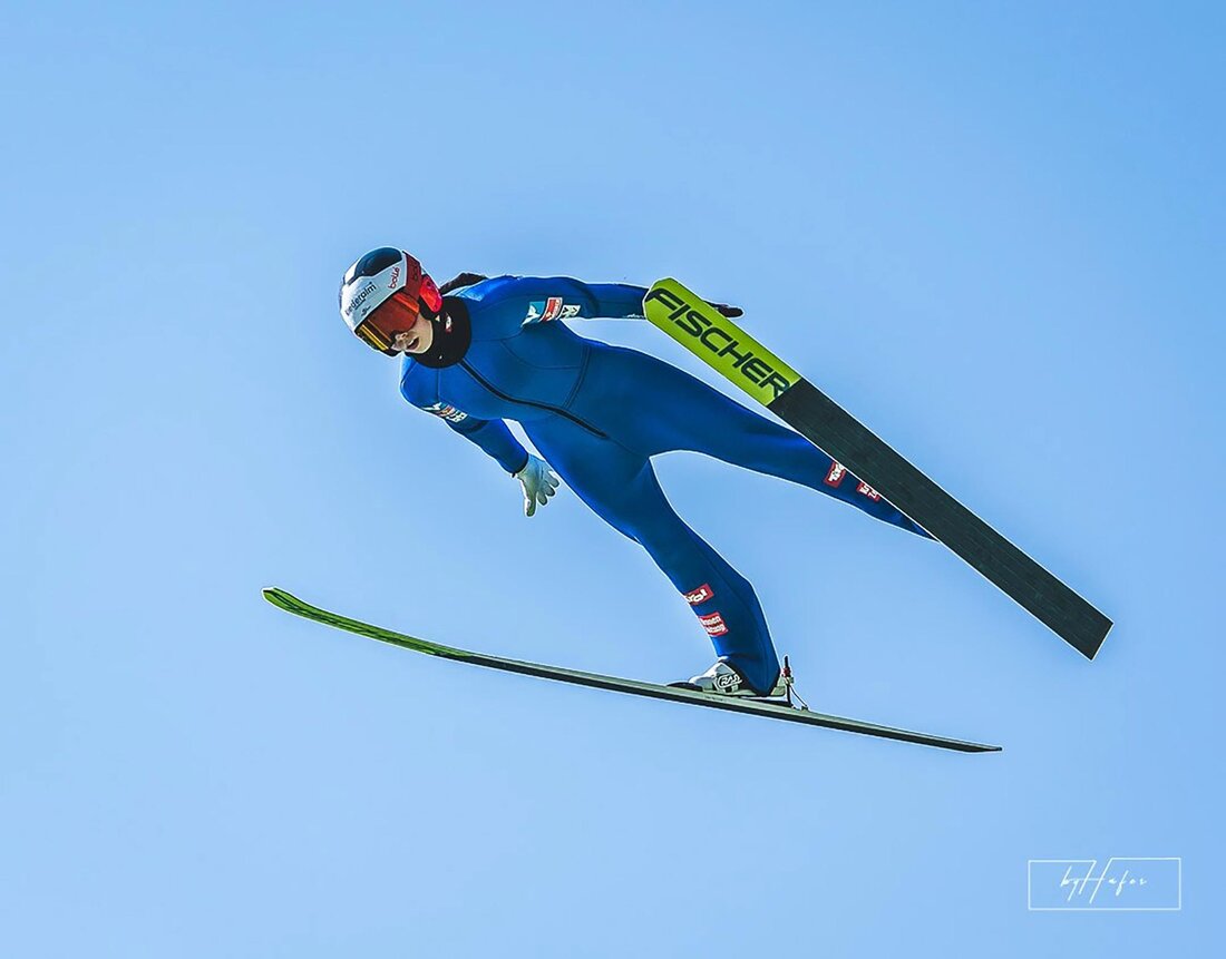 Lisa Eder Sprung
