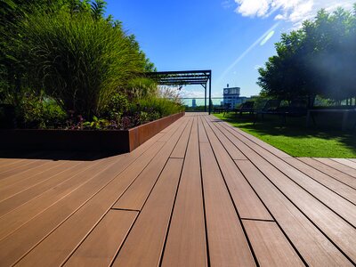 Silvadec Farbspiel Terrasse