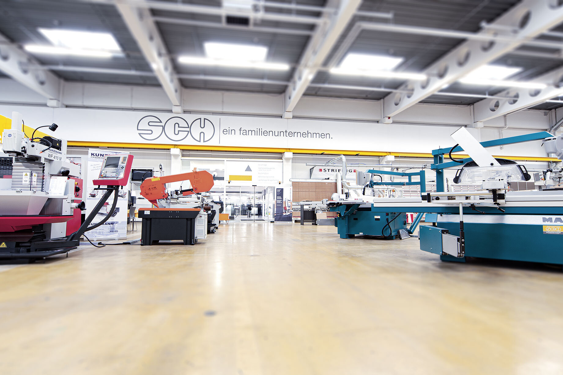 Hausmesse: Großmaschinen auf die Bühne